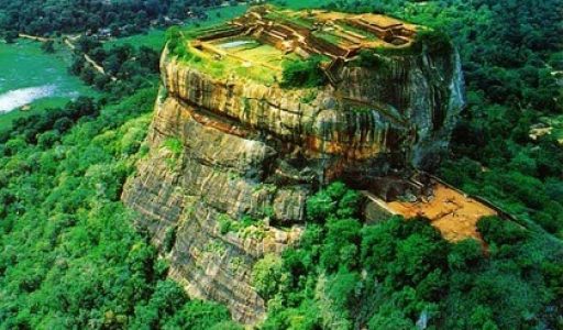 Sri-lanka-Tourism-sigiriya-rock-castle